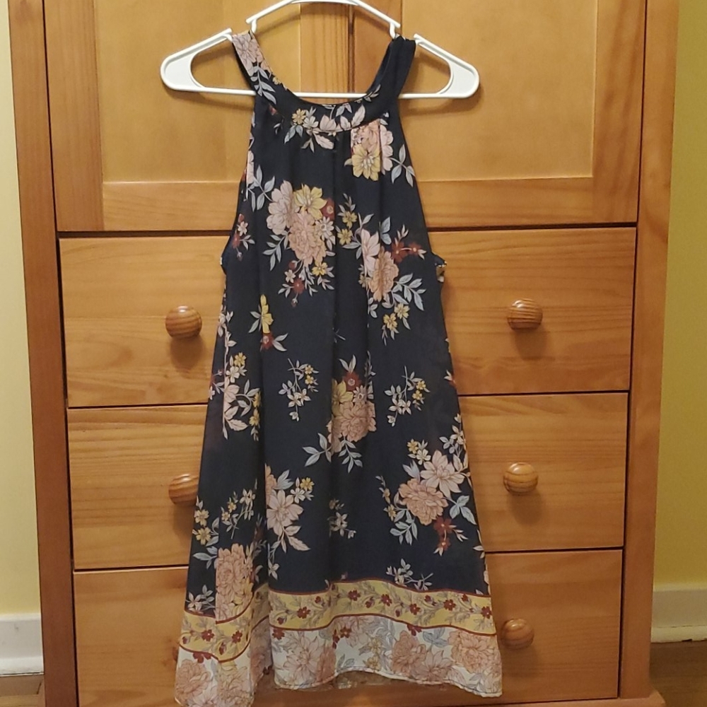 Sleeveless dress